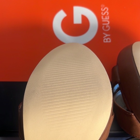 “NEW” G BY GUESS HIGH HEELS - Picture 12 of 16